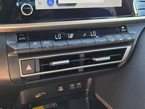 Certified 2025 Toyota Camry SE FWD image 30