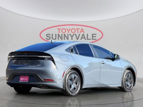 Certified 2025 Toyota Prius Plug-In Hybrid image 4