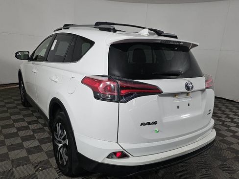 Used 2016 Toyota RAV4 LE image 10