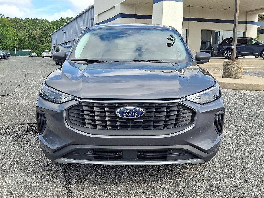 Used 2024 Ford Escape Active AWD/4WD image 2