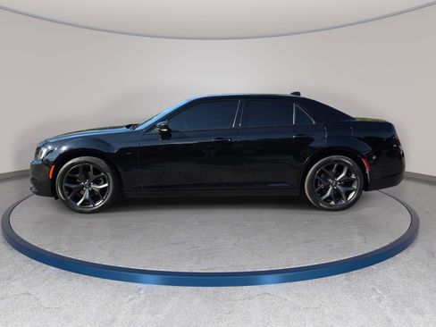 Used 2023 Chrysler 300 S RWD image 8
