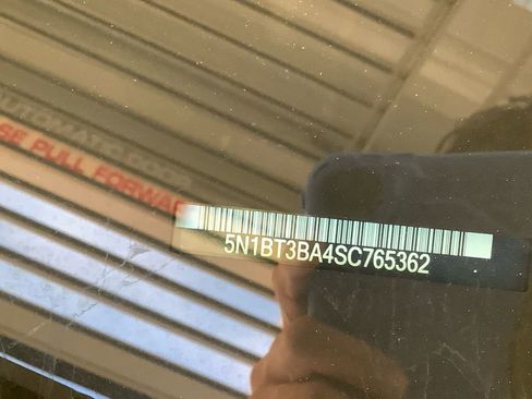 Used 2025 Nissan Rogue SV image 20