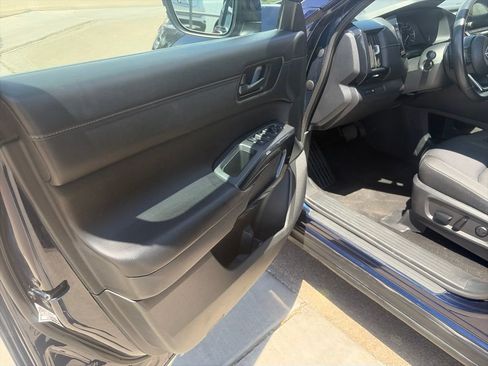 Used 2024 Nissan Pathfinder SV FWD image 24