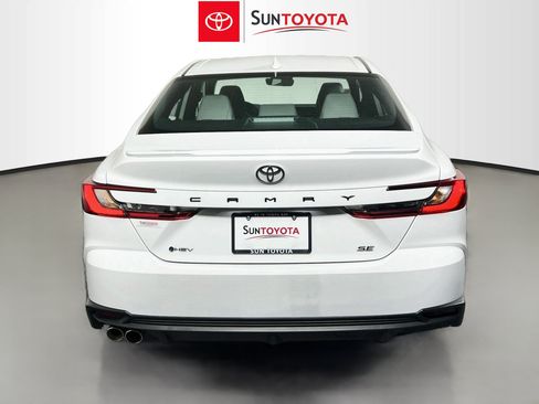 Used 2026 Toyota Camry SE w/ Convenience Package FWD image 5