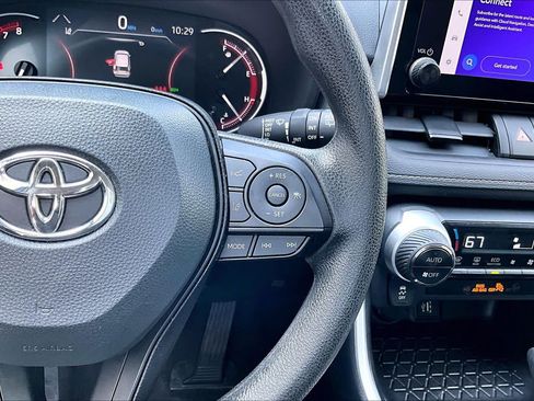 Certified 2025 Toyota RAV4 XLE AWD/4WD image 25