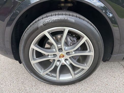Used 2020 Porsche Cayenne AWD/4WD image 16