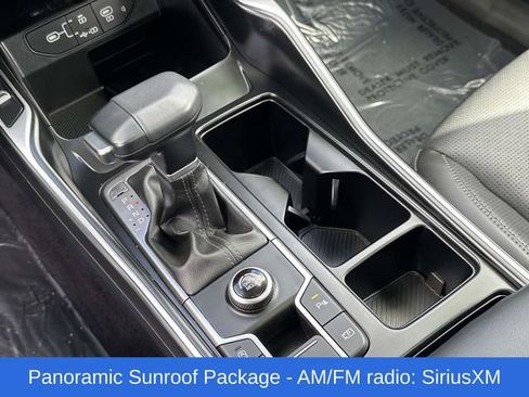 Used 2025 Kia Sorento EX w/ Panoramic Sunroof Package image 9