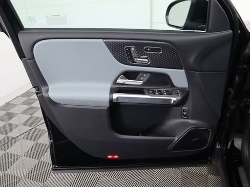 New 2026 Mercedes-Benz GLB 250 image 25