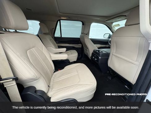 Used 2023 Ford Expedition Max Platinum AWD/4WD image 19