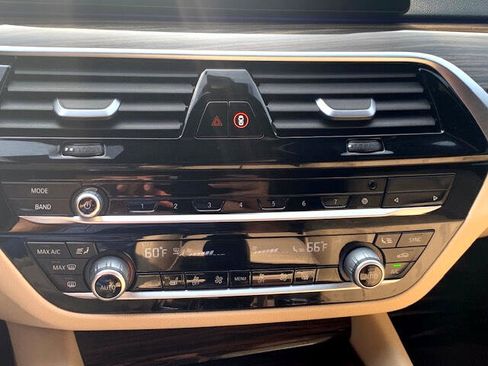 Used 2020 BMW 530i w/ Convenience Package image 20