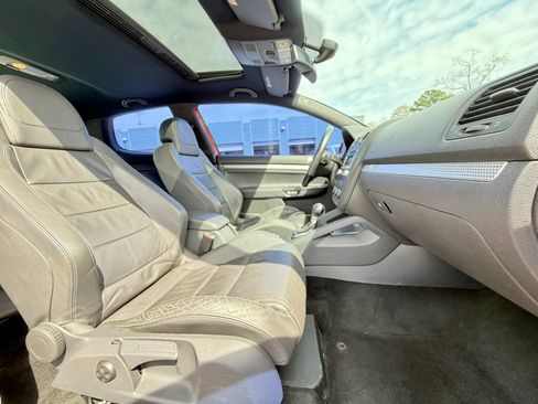 Used 2008 Volkswagen R32 AWD/4WD image 28