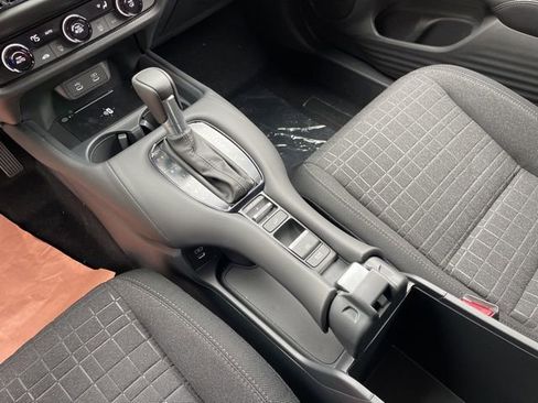 New 2026 Honda HR-V LX image 9