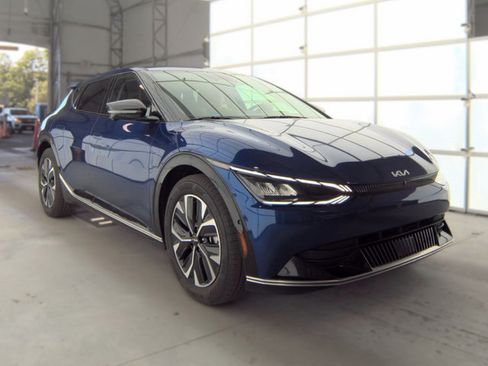 Used 2024 Kia EV6 Wind w/ Wind Technology Package AWD/4WD image 2