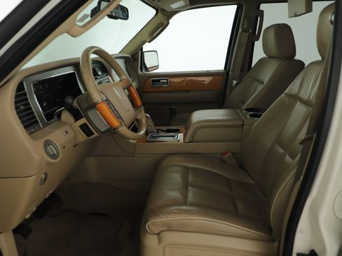 Used 2007 Lincoln Navigator 2WD image 15