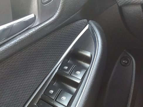 Used 2018 Chevrolet Cruze LS FWD image 24
