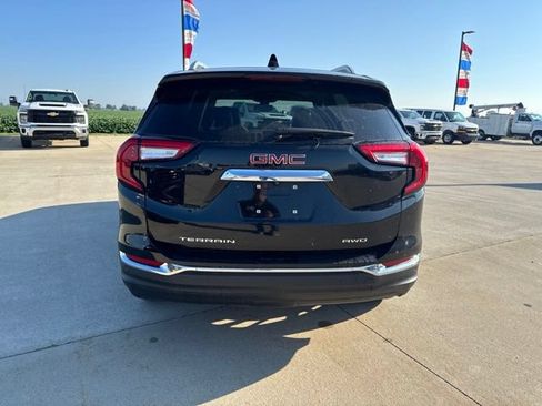 Used 2024 GMC Terrain SLT AWD/4WD image 6