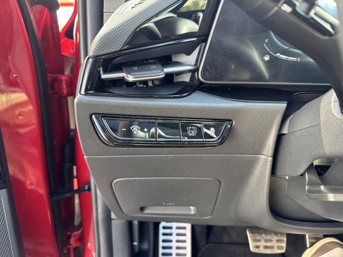 Used 2024 Kia Niro EX Touring FWD image 19