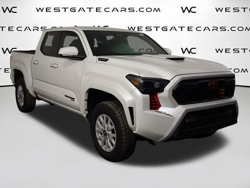 Used 2025 Toyota Tacoma TRD Sport AWD/4WD image 43