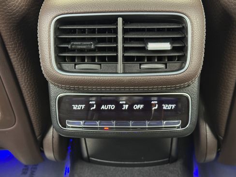 Used 2022 Mercedes-Benz GLS 450 4MATIC image 44