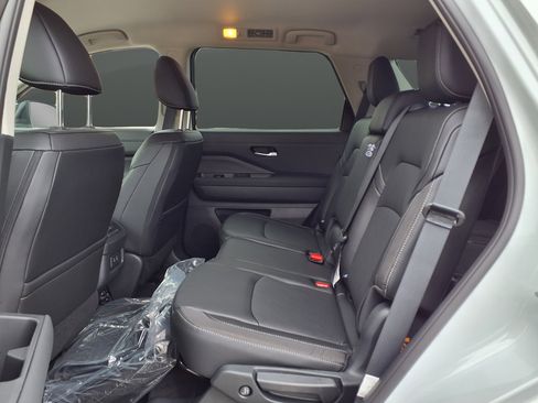 New 2026 Nissan Pathfinder SL AWD/4WD image 14