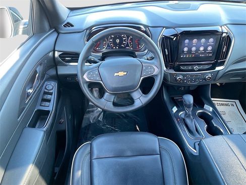 Used 2023 Chevrolet Traverse Premier image 23