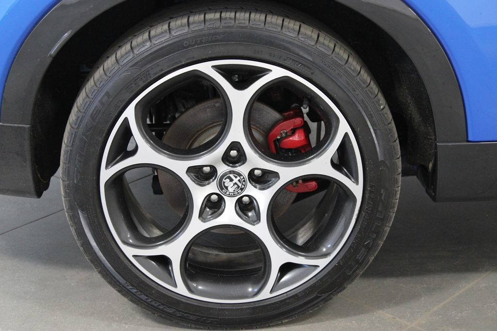 Used 2024 Alfa Romeo Tonale Veloce AWD/4WD image 16