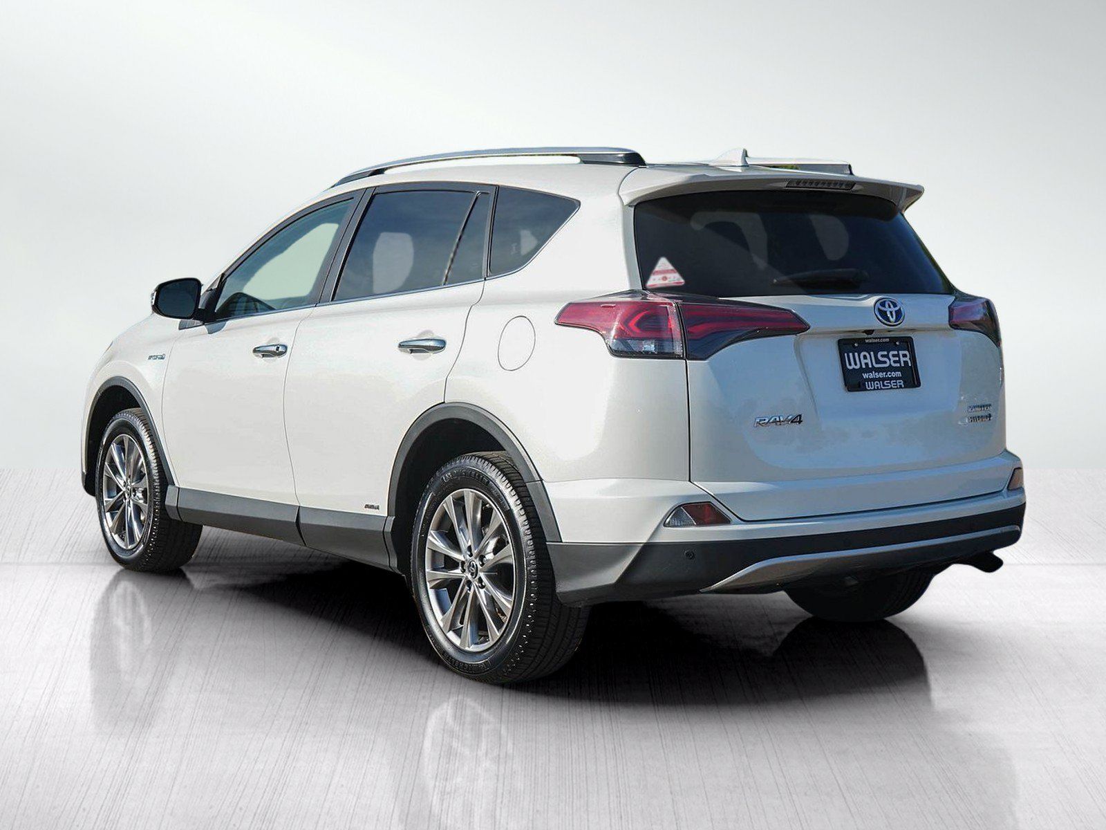 Used 2018 Toyota RAV4 Limited AWD/4WD image 3