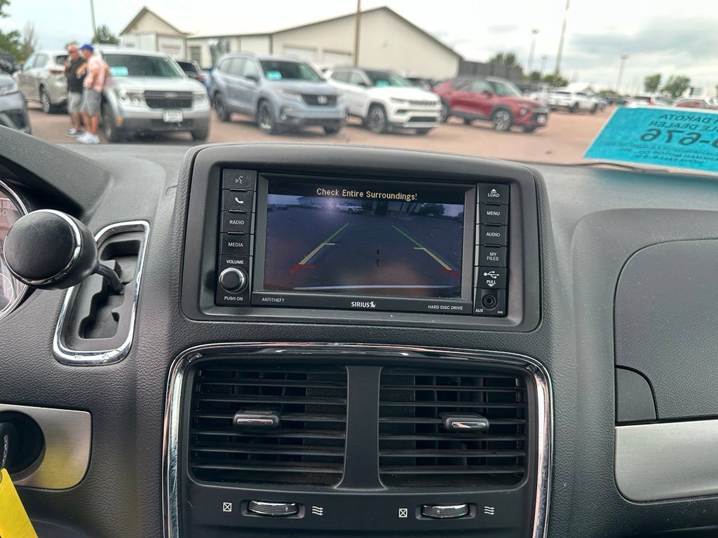 Used 2017 Dodge Grand Caravan GT FWD image 17