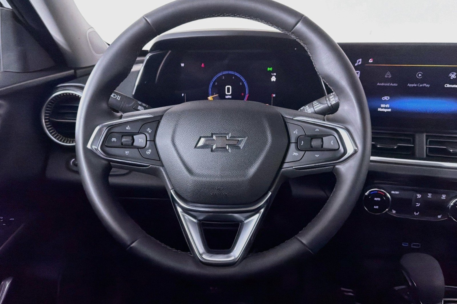 Used 2024 Chevrolet Trax ACTIV w/ Sunroof Package FWD image 19
