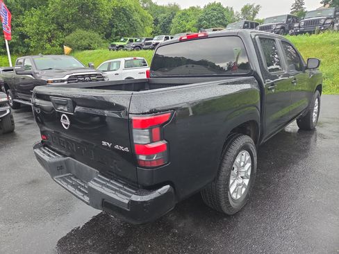 Used 2022 Nissan Frontier SV AWD/4WD image 4