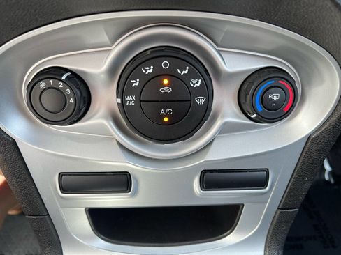 Used 2019 Ford Fiesta SE image 20