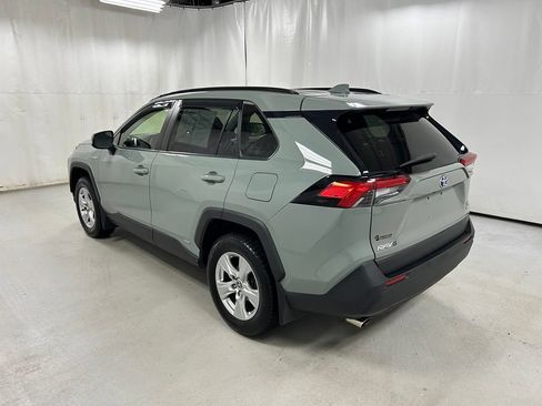 Certified 2020 Toyota RAV4 XLE w/ Convenience Package AWD/4WD image 6