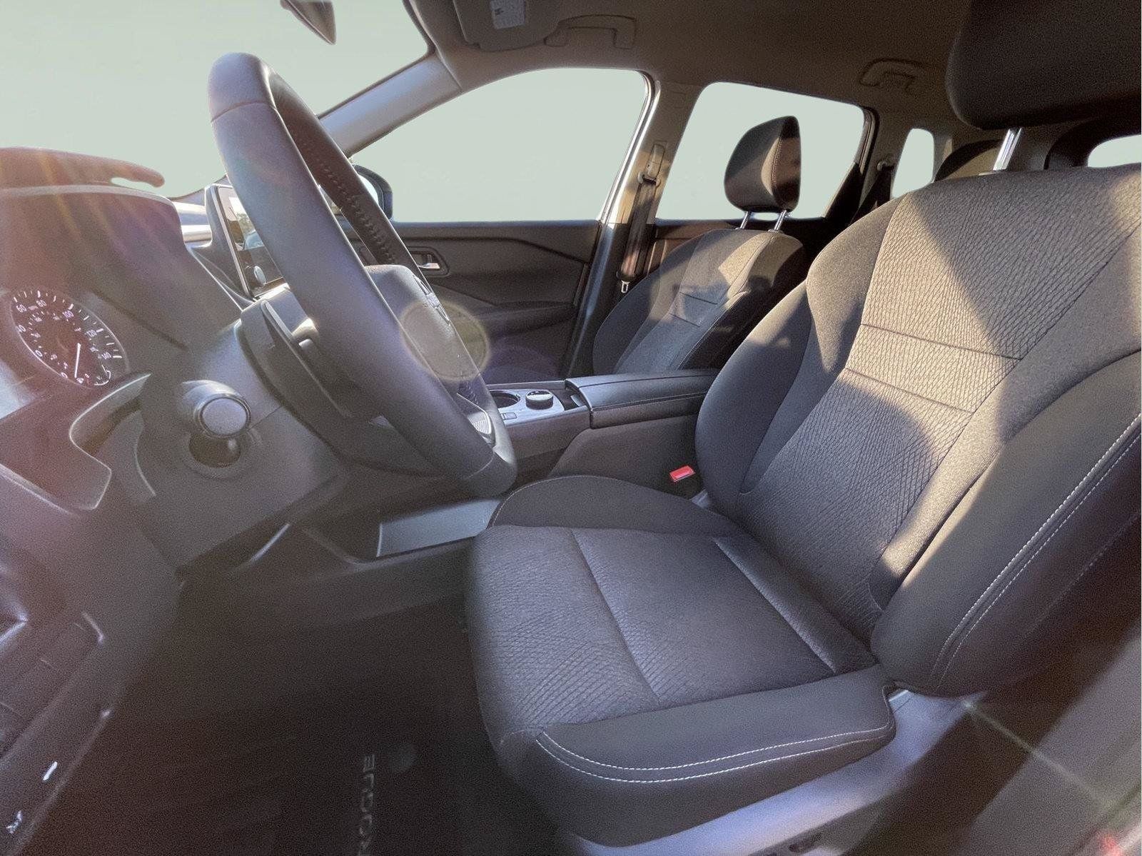 Used 2026 Nissan Rogue SV AWD/4WD image 13