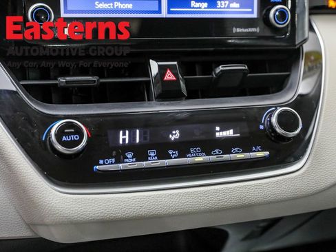 Used 2022 Toyota Corolla LE image 19