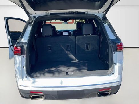 Used 2023 Chevrolet Traverse High Country AWD/4WD image 28
