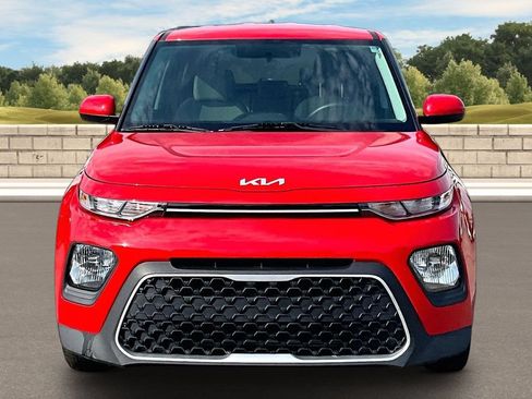 Used 2022 Kia Soul LX FWD image 3