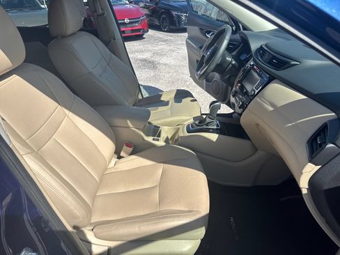 Used 2017 Nissan Rogue SL w/ SL Premium Package FWD image 47