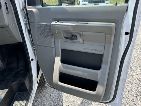 Used 2019 Ford E-350 and Econoline 350 Super Duty w/ Power Windows & Locks Group RWD image 19