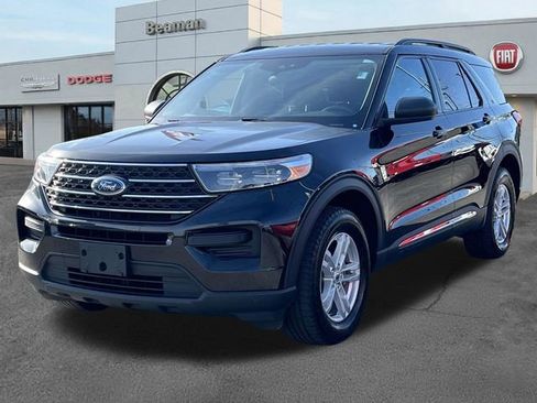 Used 2022 Ford Explorer XLT AWD/4WD image 3