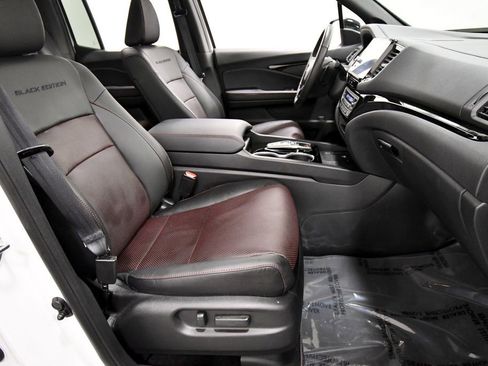 Used 2025 Honda Ridgeline Black Edition image 19