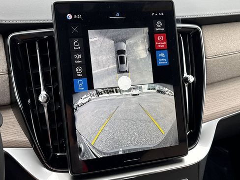 New 2026 Volvo XC90 B5 Plus w/ Protection Package image 27