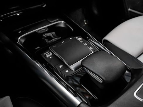 Used 2021 Mercedes-Benz GLA 250 4MATIC image 12