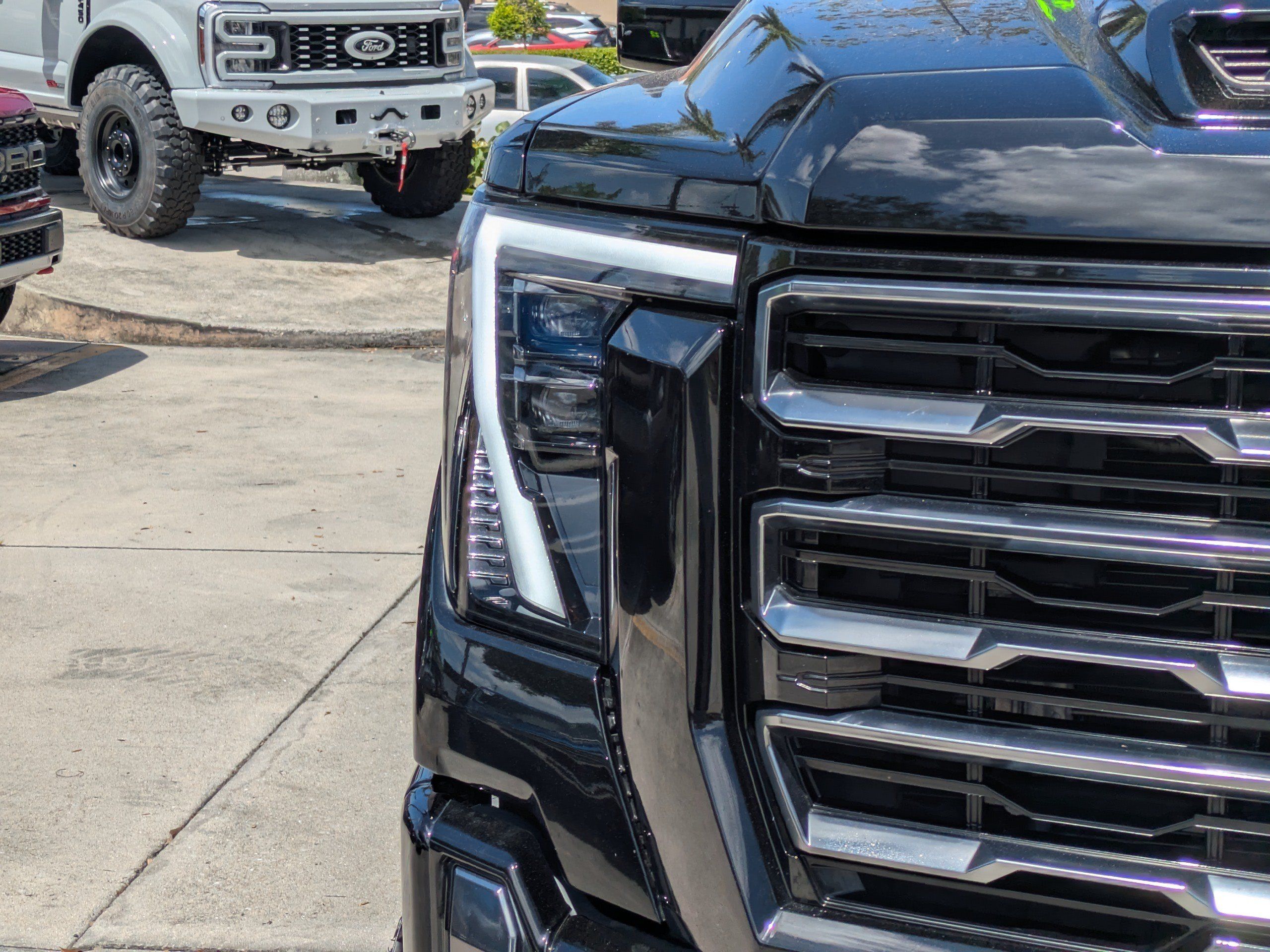 Used 2024 GMC Sierra 2500 AT4 w/ AT4 Premium Plus Package AWD/4WD image 9