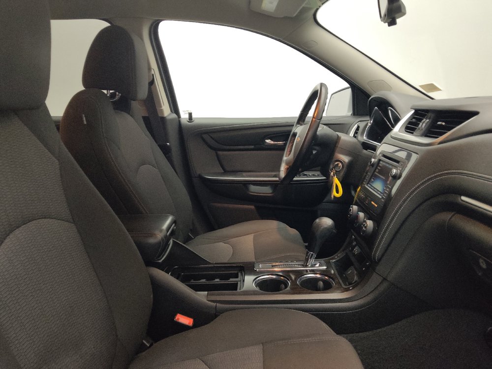 Used 2017 Chevrolet Traverse LT w/ Style and Technology Package FWD image 21