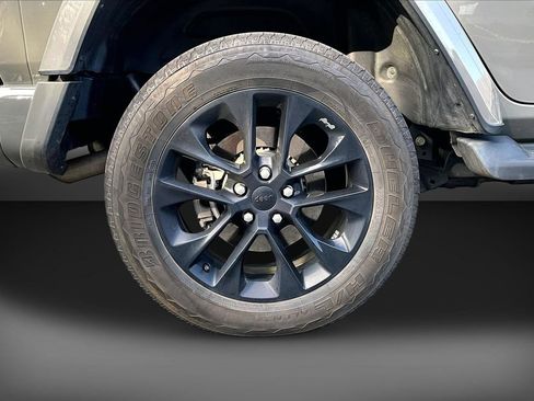 Used 2023 Jeep Wrangler Unlimited Sahara AWD/4WD image 35