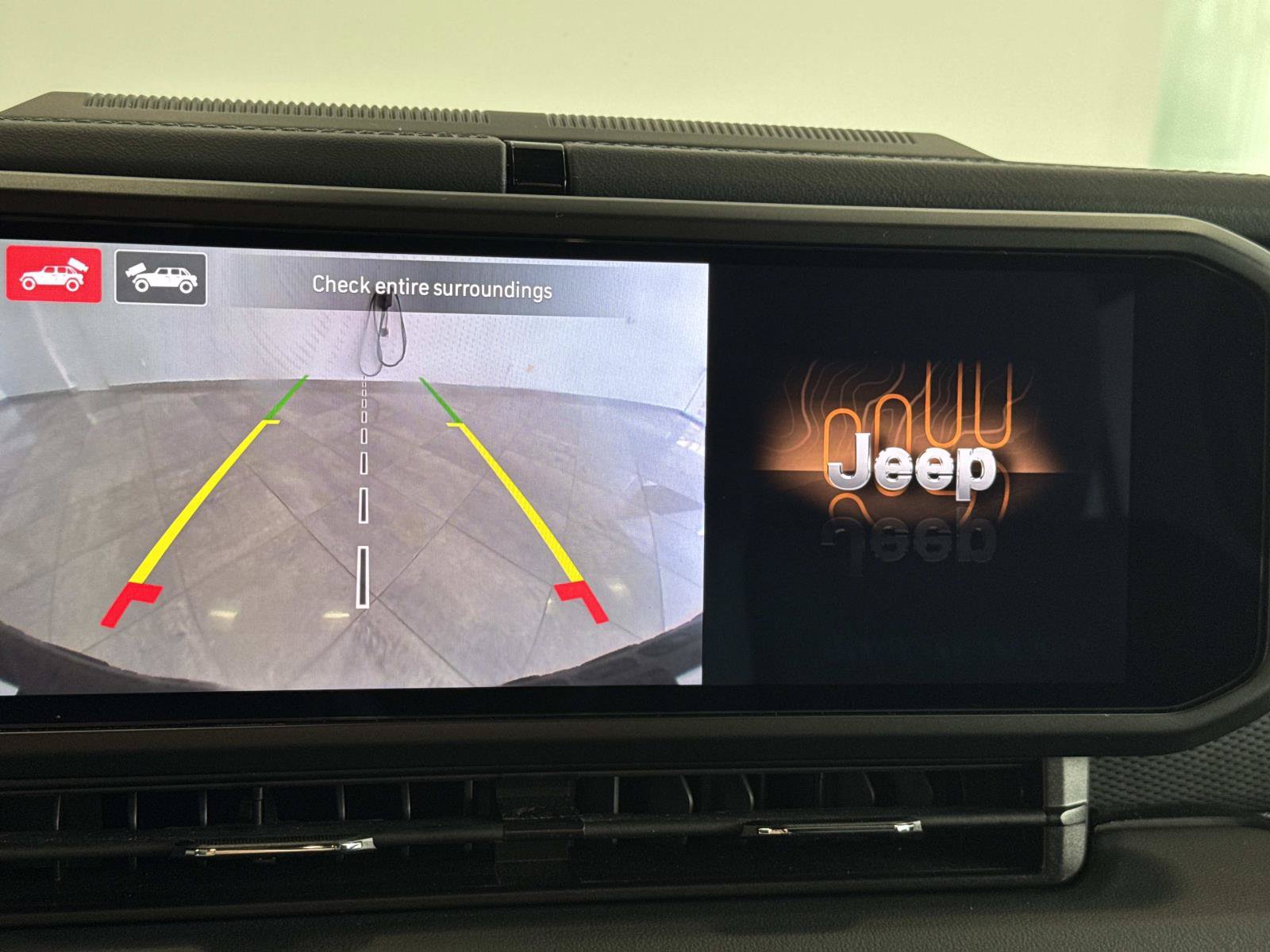 Used 2024 Jeep Wrangler Unlimited Rubicon 4xe AWD/4WD image 16