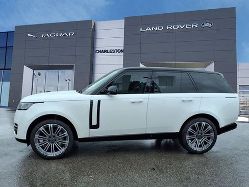 Used 2025 Land Rover Range Rover SE AWD/4WD image 2