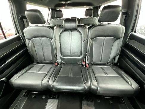 Used 2024 Jeep Wagoneer L Series III w/ Flexible Seating Group AWD/4WD image 23