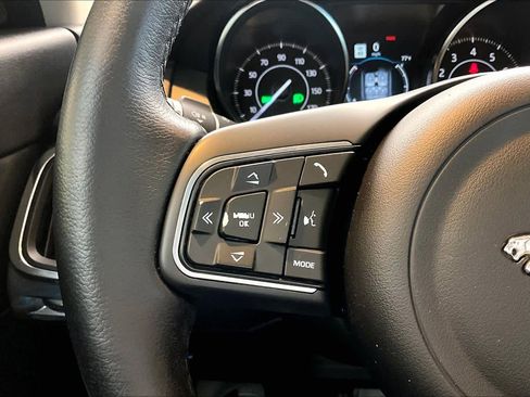 Used 2019 Jaguar E-PACE S image 25