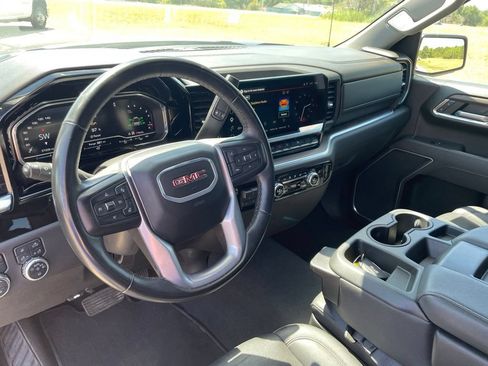 Used 2025 GMC Sierra 1500 SLT AWD/4WD image 30